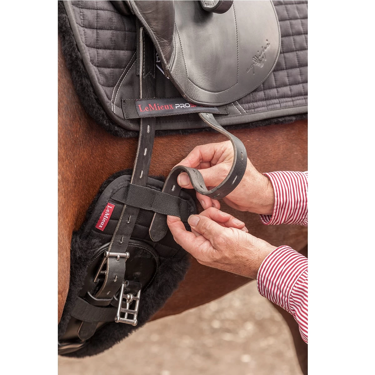 Singelonderlegger LeMieux Dressuur Shaped Black-black - Afbeelding 2